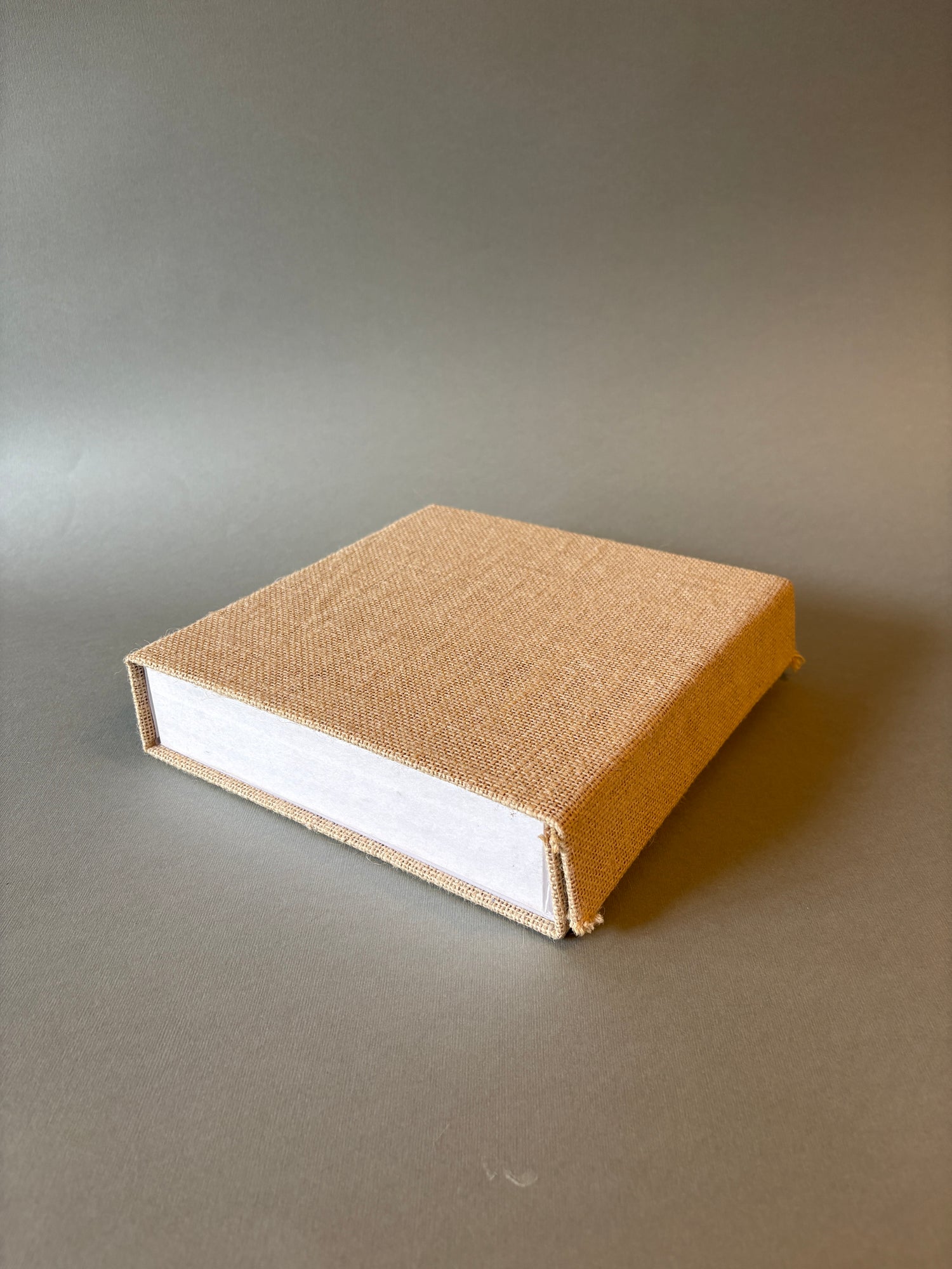 Magnetic flap rigid box